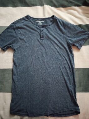Bluenotes Men's Short Sleeve Henley T-Shirt in Dark Blue